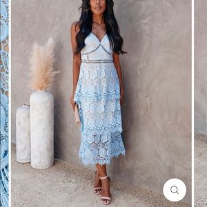 BRAND NEW. LACED TIERED MIDI DRESS